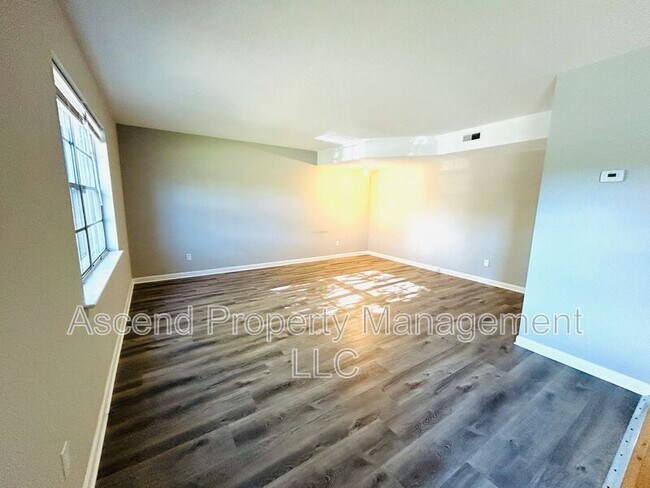 Foto del edificio - 4653 Cary Ln