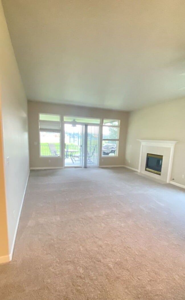 Foto del edificio - Cozy Home in a Gated Community!