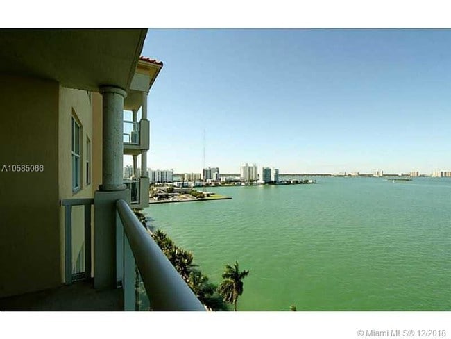 Building Photo - BAYVIEW CONDO