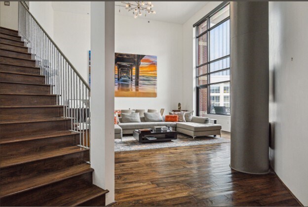 Building Photo - 5005 Hidalgo St