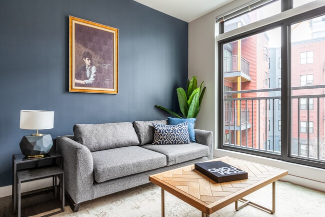 Building Photo - 449 Canal St