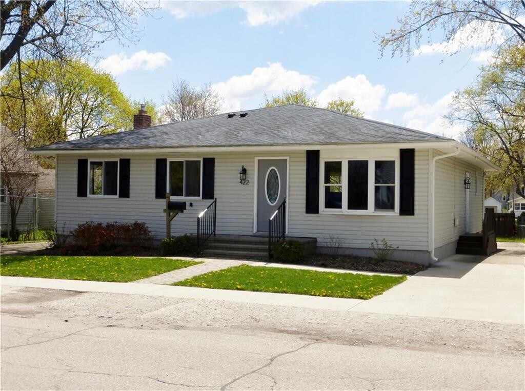 422 E Jackson St, Orion charter Township, MI 48362 House Rental in