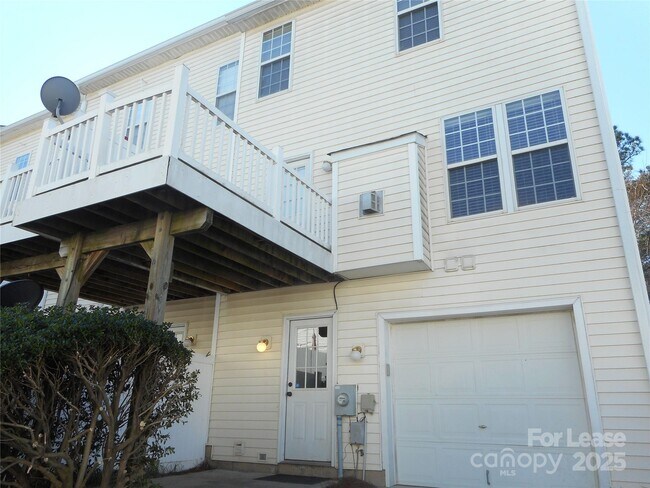 Foto del edificio - 8145 Millwright Ln