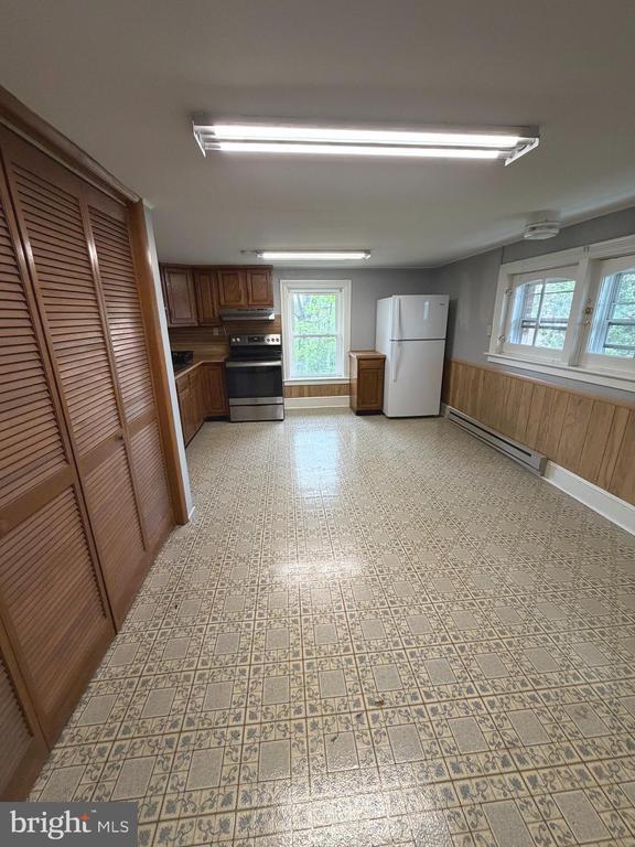 Foto del edificio - 300 S Cedar Ln