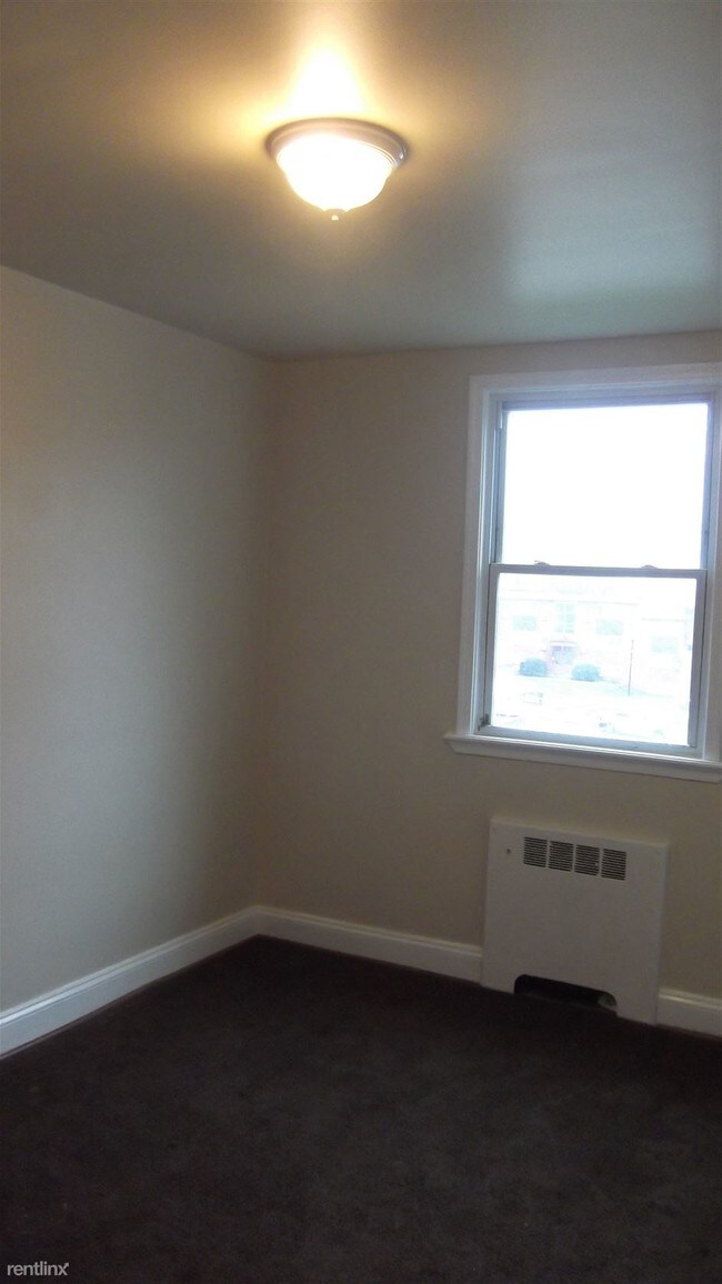 Foto del edificio - 2 br, 1 bath  - 4309 Norfolk Ave Unit 2