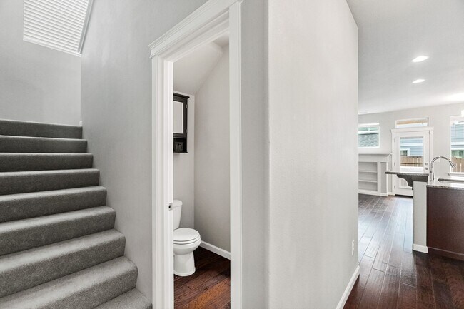 Foto del edificio - Two-story Home in Freestone at Bayside