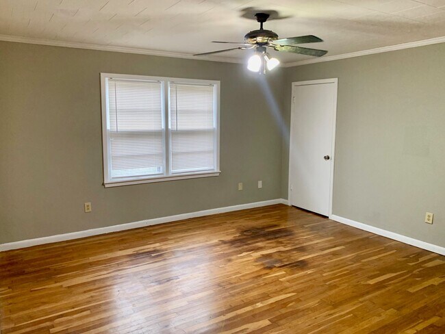 Foto del edificio - 3 Bedroom, 1.5 Bath- FOR RENT!