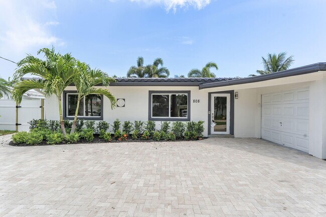 Foto del edificio - 808 NE 72nd St