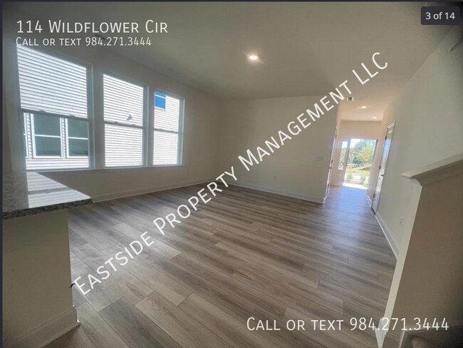 Foto del edificio - 114 Wildflower Cir
