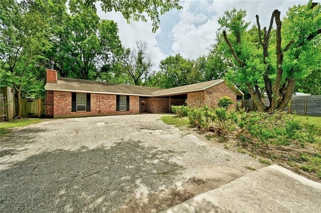 Building Photo - 2009 Greenbrook Pkwy