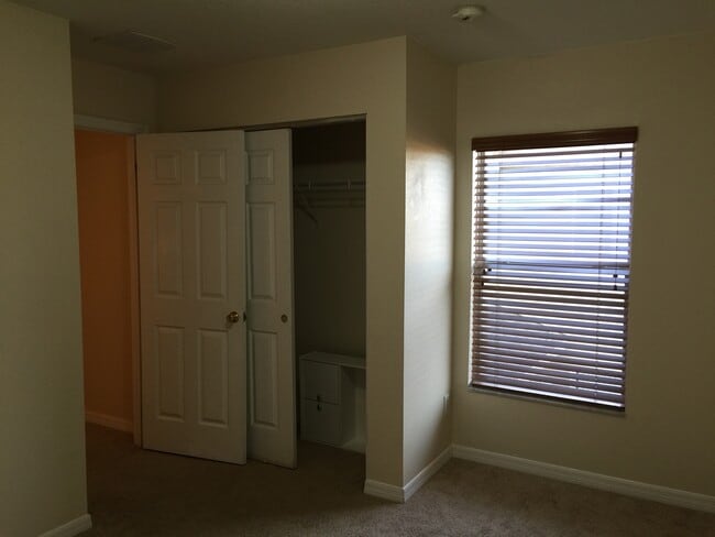 3 bedroom townhouse in the desired Avalon Park - 3 bedroom townhouse in the desired Avalon Park