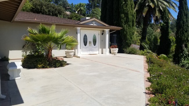 Vista lateral - 9031 Alto Cedro Dr