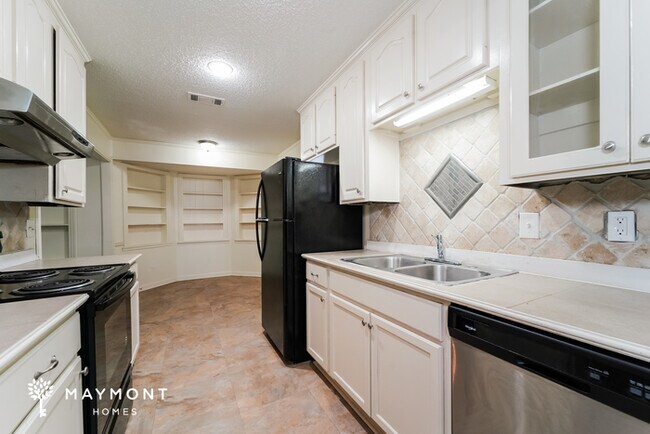Building Photo - Don't Miss this 4 Bedroom in Jackson