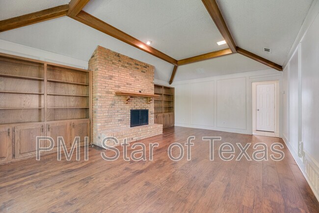 Foto del edificio - 2130 Teakwood Ln