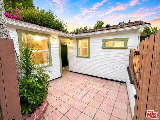 Building Photo - 6853 Alta Loma Terrace