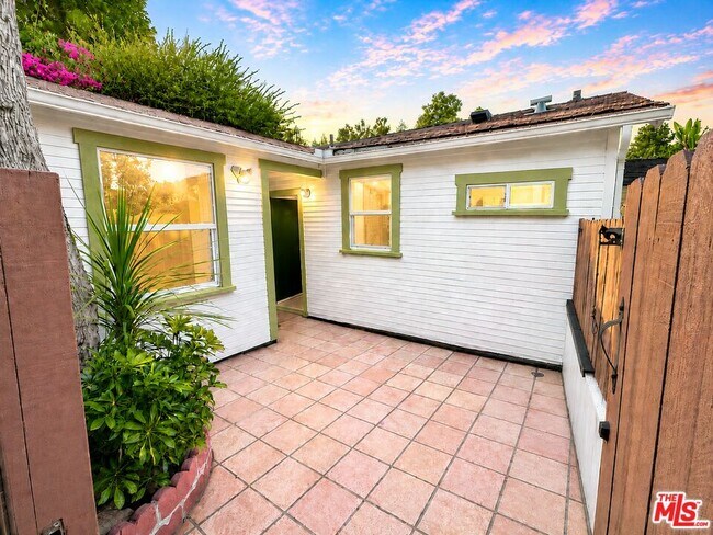 Foto del edificio - 6853 Alta Loma Terrace