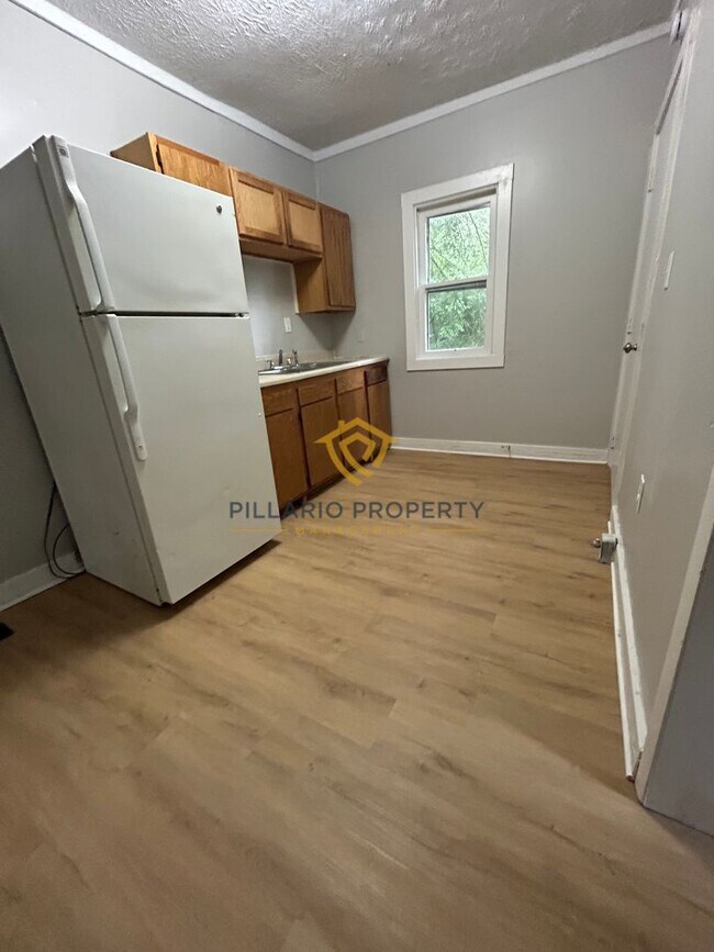 Foto del edificio - 3943-3945 Cornelius Ave
