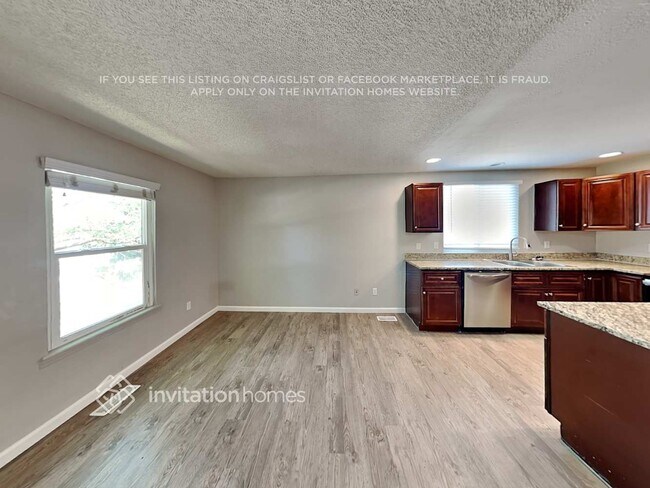Foto del edificio - 8450 Sandreed Cir
