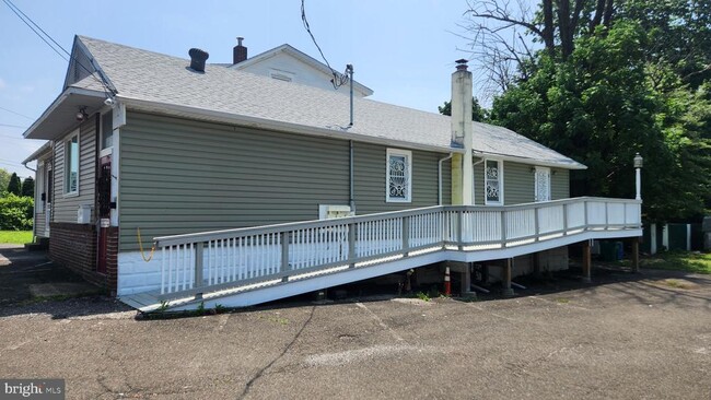 Building Photo - 1601 Edgely Rd