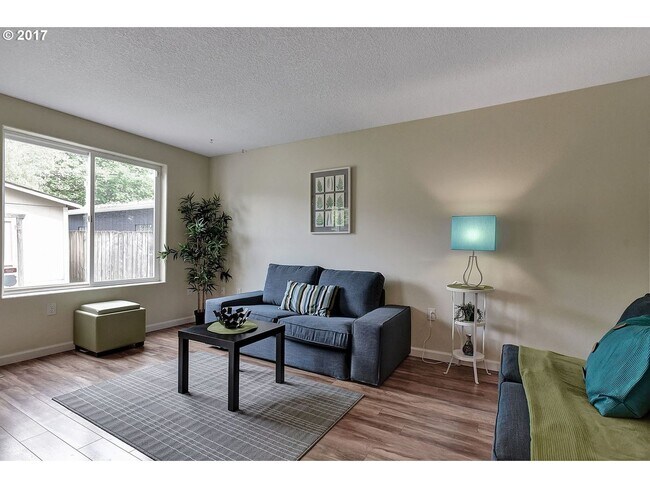 Building Photo - Fabulous NE 3 Bed 2.5 Bath House- Alberta ...