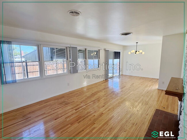 Foto del edificio - 6226 Aura Ave