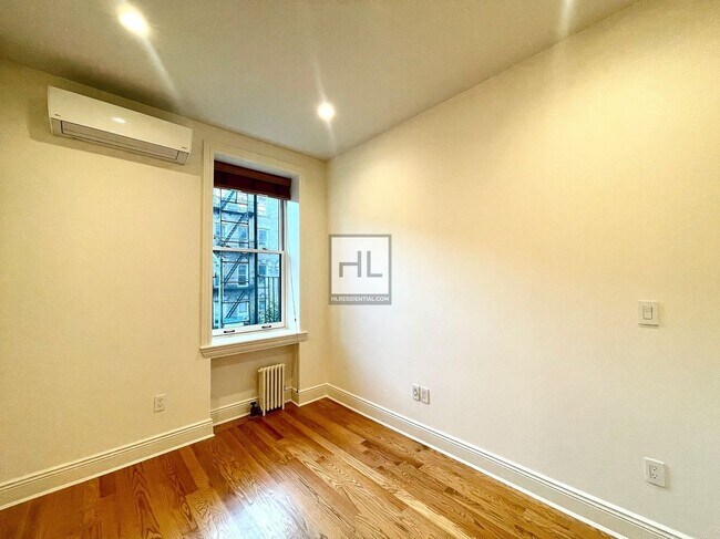 Building Photo - Gorgeous 1 Bed | East 7th Street, East Vil...