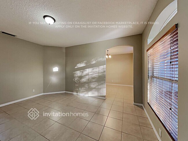 Foto del edificio - 1554 Knoll Ridge Dr