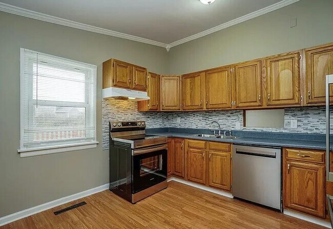 Building Photo - 4375 Ashgrove Dr