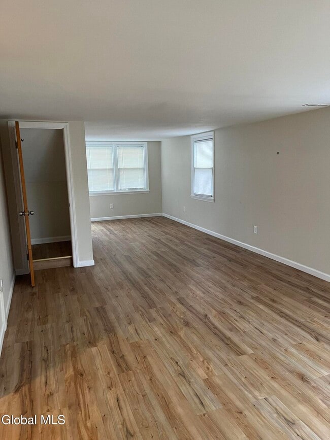 Building Photo - 4 Bayberry Dr