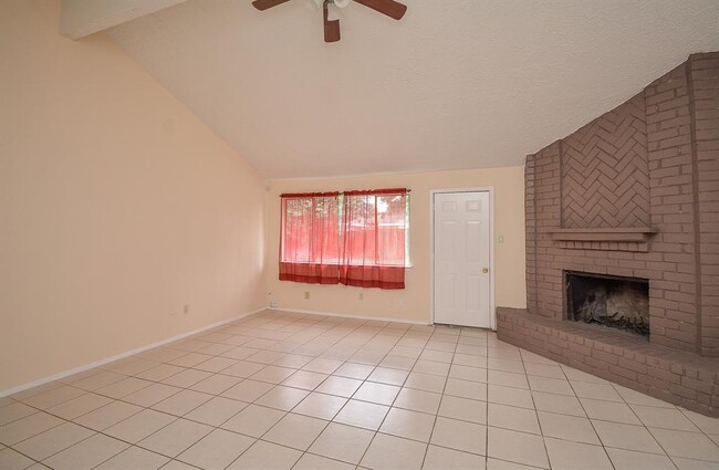 Foto del edificio - 8311 Bee Meadow Ln