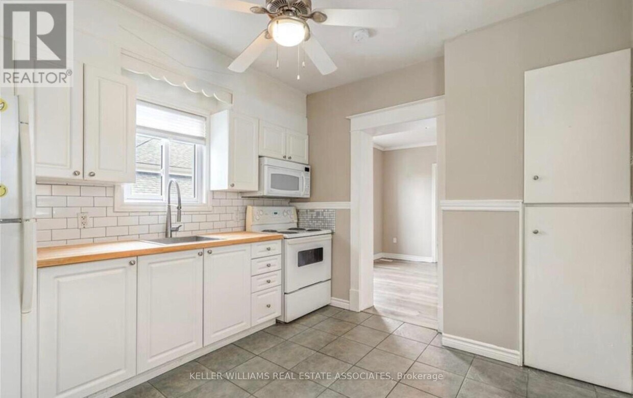 Photo principale - 212-212 Sheridan St