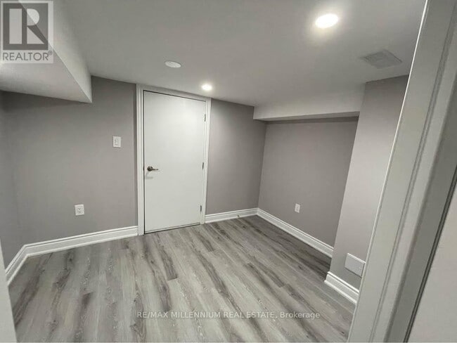 Building Photo - 13 Haydrop Rd