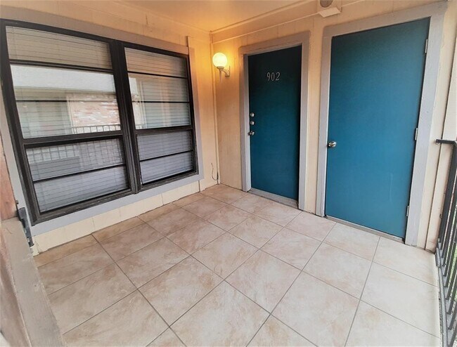 Foto del edificio - 8801 Hammerly Blvd