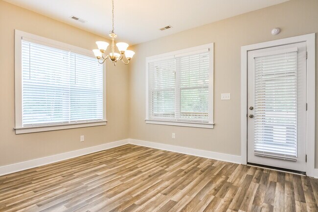 Foto del edificio - 75 Wood Green Dr