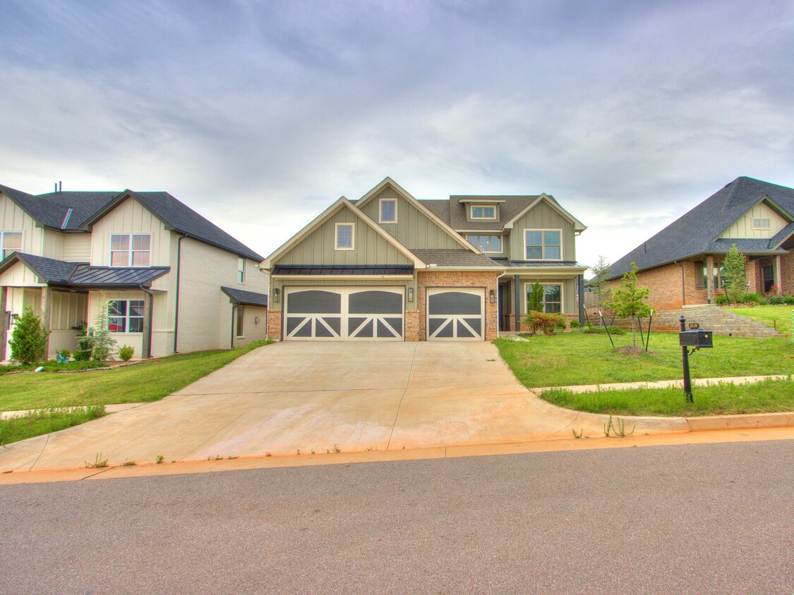 Primary Photo - 8140 Jenny Ln