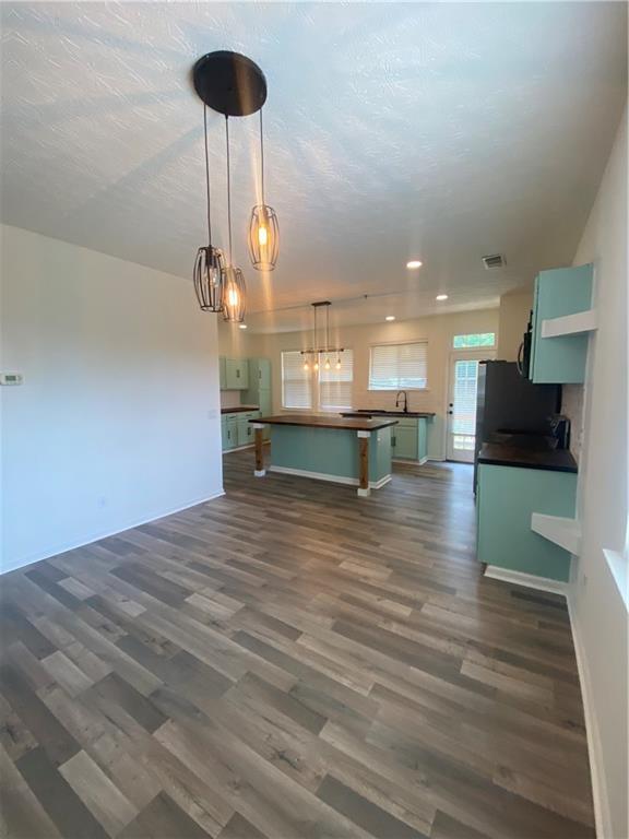 Building Photo - 248 Village Square Dr