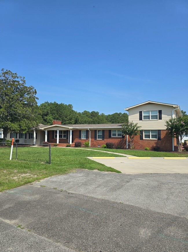 Building Photo - 8580 Ocean Hwy W