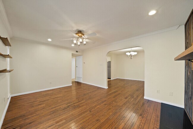 Foto del edificio - 2303 Park Hill Dr