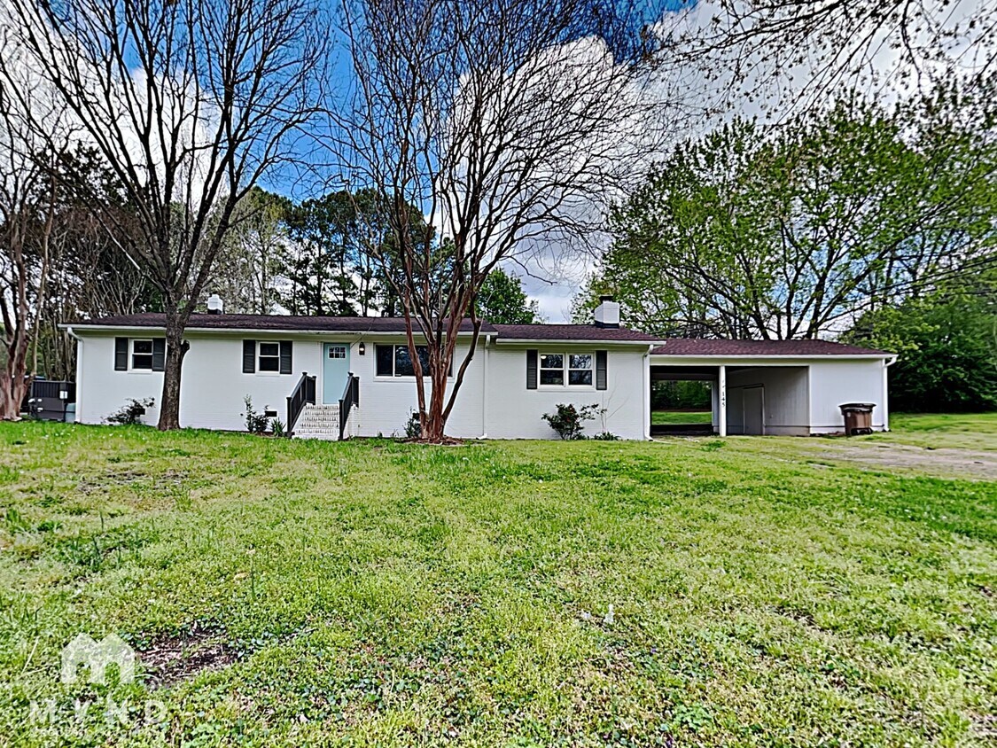 Foto principal - 145 Farm Rd