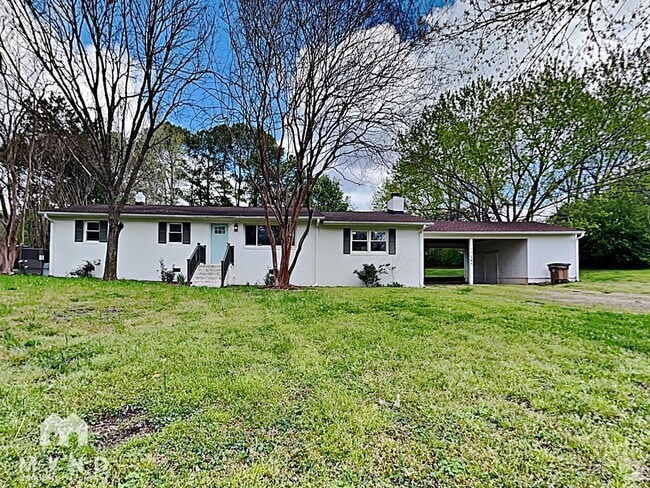 Building Photo - 145 Farm Rd