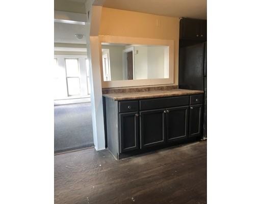 Building Photo - 96 Calmar St