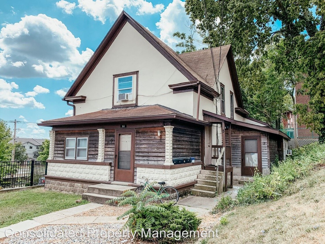 Primary Photo - 2 br, 1 bath Apartment - 99 E Wood Street