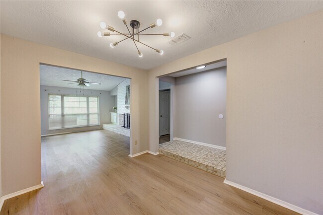 Foto del edificio - 10523 Town Square Rd
