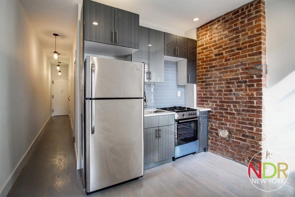 Foto principal - 162 Sumpter St