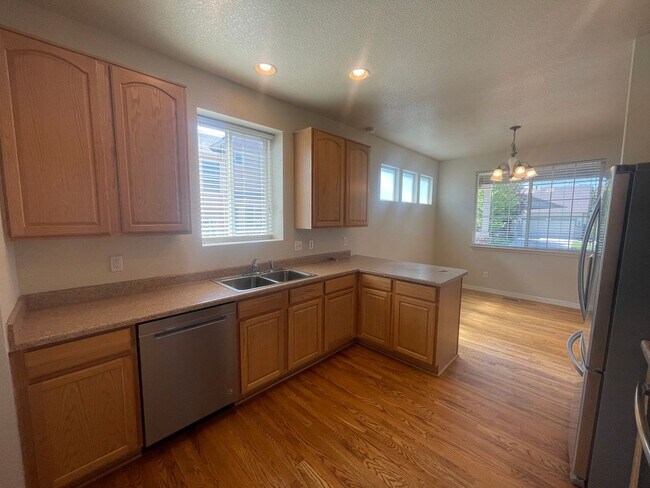 Foto del edificio - Spacious Single Family Home in Commerce City