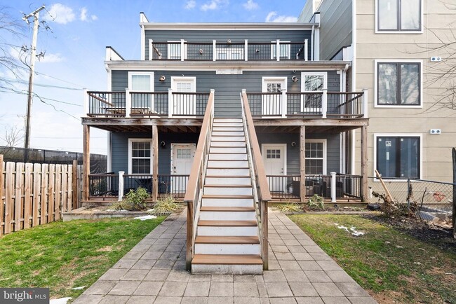 Shared garden and back entrance into the master bed - 5912 9th St NW