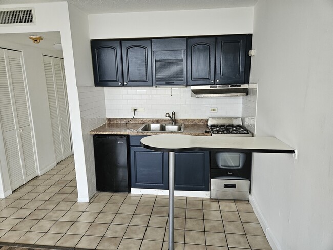 Foto del edificio - 7234 W North Ave
