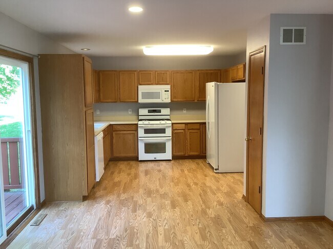 Foto del edificio - 1057 Kennedy Dr