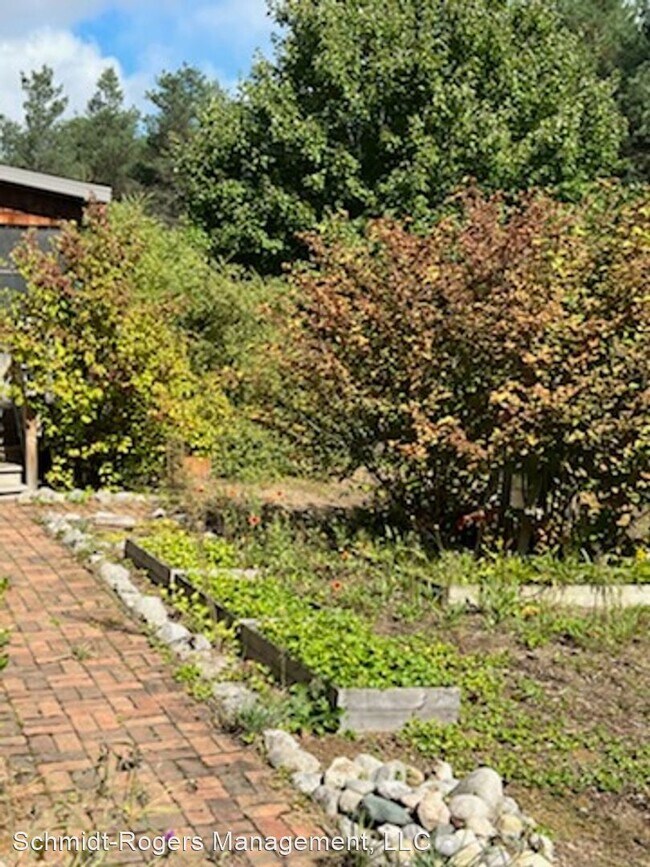 Building Photo - 3 br, 2 bath House - 3465 E County Line Road