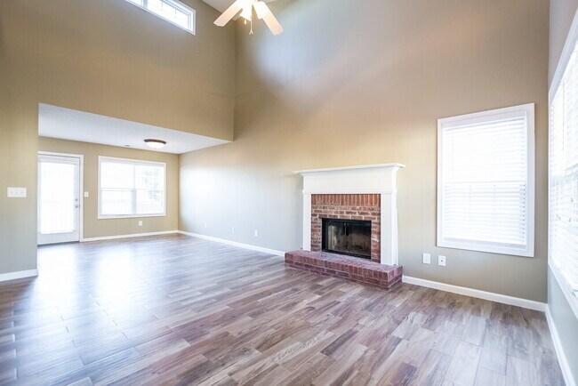 Building Photo - 240 Greystone Cir